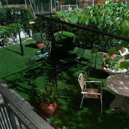 La Bed & Breakfast 3*